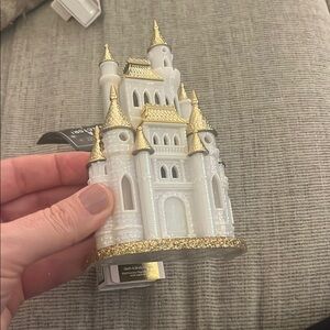 Disney Bath and Body Works White and Gold Castle plug-in